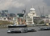 Katedra St.Paul w Londynie, widok od strony Tamizy. Fot. Bloomberg