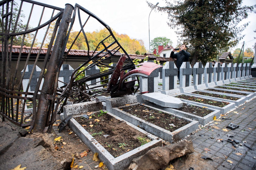 Wypadek na cmentarzu. Widok poraża