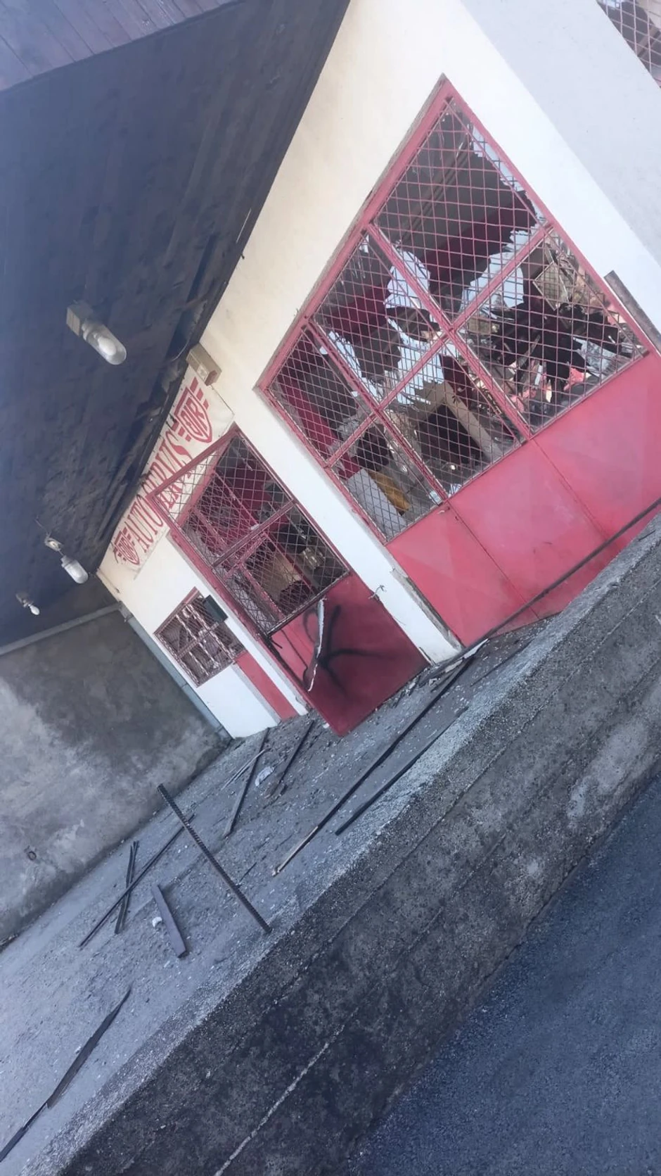 Eksplozija u auto-servisu na Vidikovcu