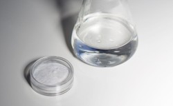 Wódka w proszku nie dla Polaka. Ministerstwo zdrowia nie chce, by produkt trafił legalnie na rynek