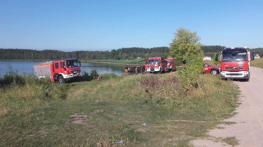 Wędkarze znaleźli dziecięce ubrania. Akcja służb nad jeziorem Toczyłowo