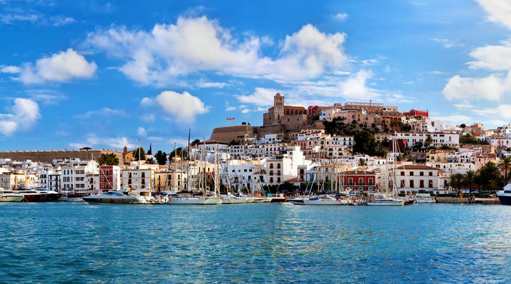 Ibiza, a féktelen partik szigete sokak végzete lett már... / Illusztráció: Northfoto