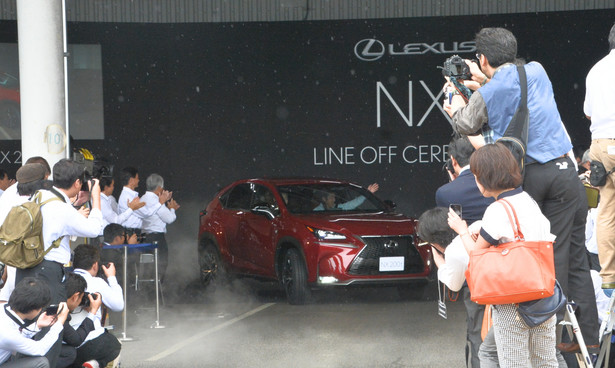 Nowy lexus NX już w Polsce. Japoński SUV wabi silnikiem i… ceną. ZDJĘCIA