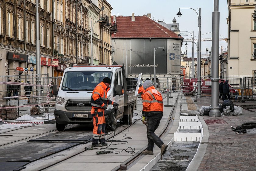 Remont Krakowskiej mocno opóźniony