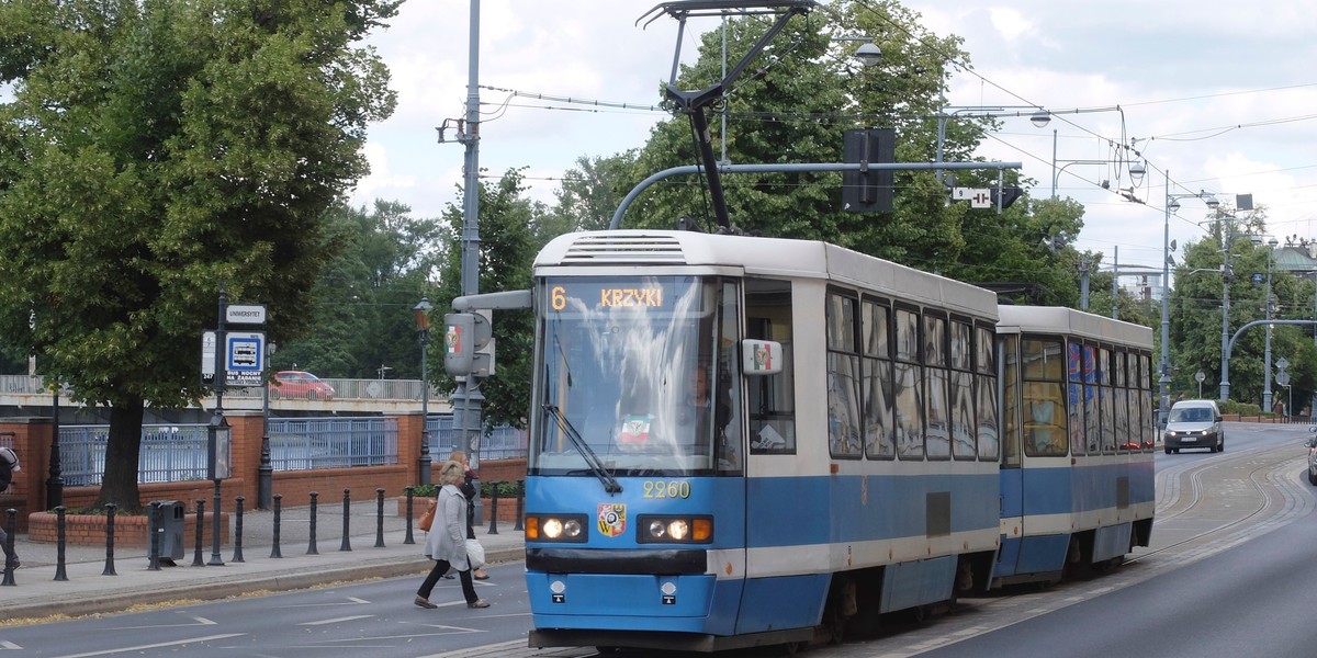 Wakacyjne rozkłady jazdy to utrapienie dla pracujących.