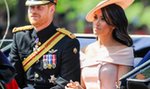 Meghan ubiera się niezgodnie z protokołem