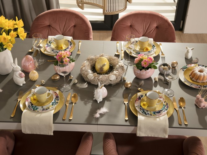Modne dekoracje stołu na Wielkanoc 2021