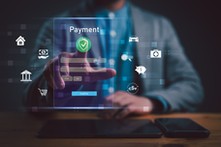 Banki vs. fintechy – kto wygra walkę o klienta?