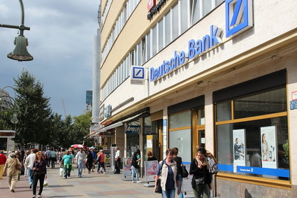 Niemiecki bank sprowadza Rosjan do siebie. Nawet 2 tys. osób