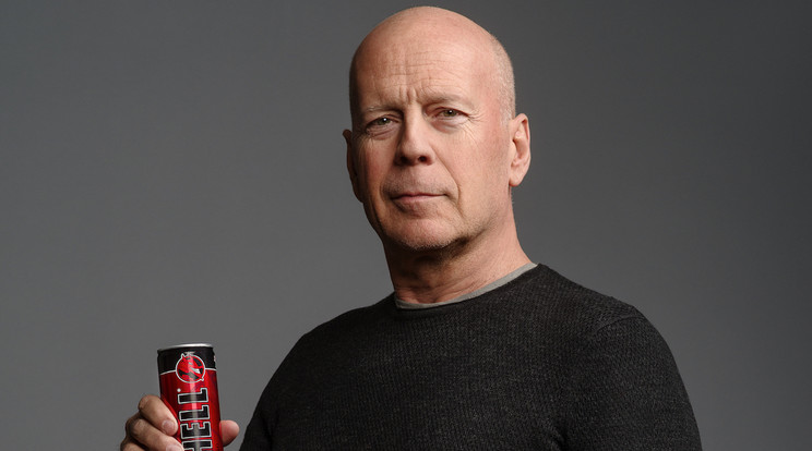 Bruce Willis újabb két évre szerződött a HELL-hez
