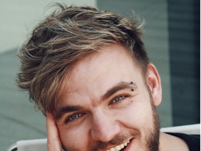 Dušan je pre osam godina upisao Univerzitet za muziku i dramsek umetnosti u beču i jedan je od najuspešnijih studenata