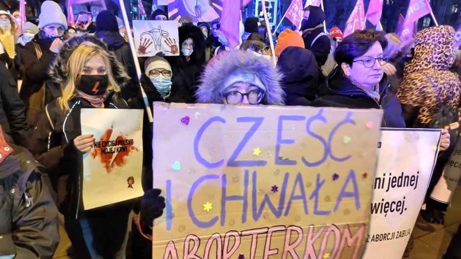 Protest przed Sejmem przeciwko zaostrzeniu prawa aborcyjnego