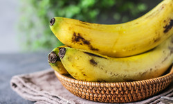 O której godzinie najlepiej zjeść banana? Ekspertka wyjaśnia raz na zawsze