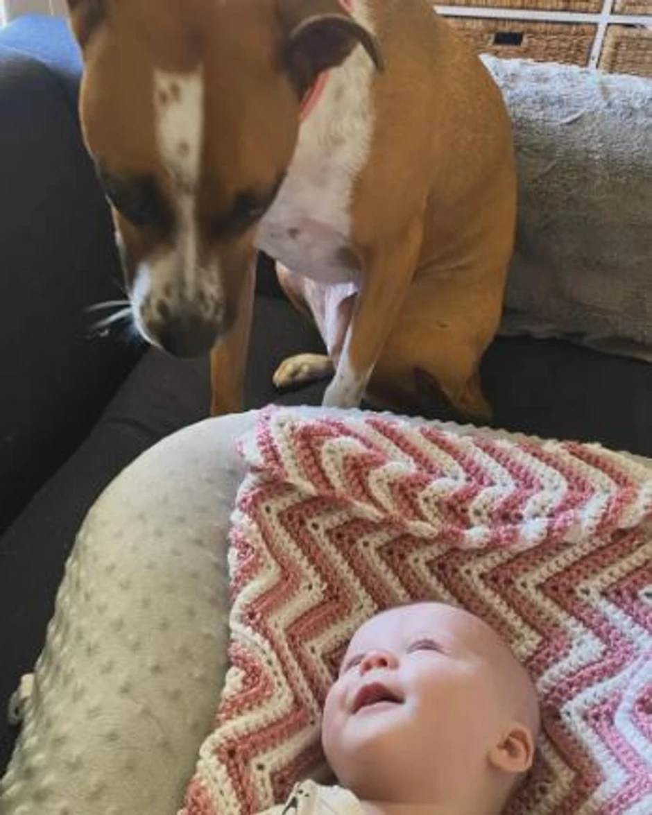 Izabela u svom domu nakon izlaska iz bolnice