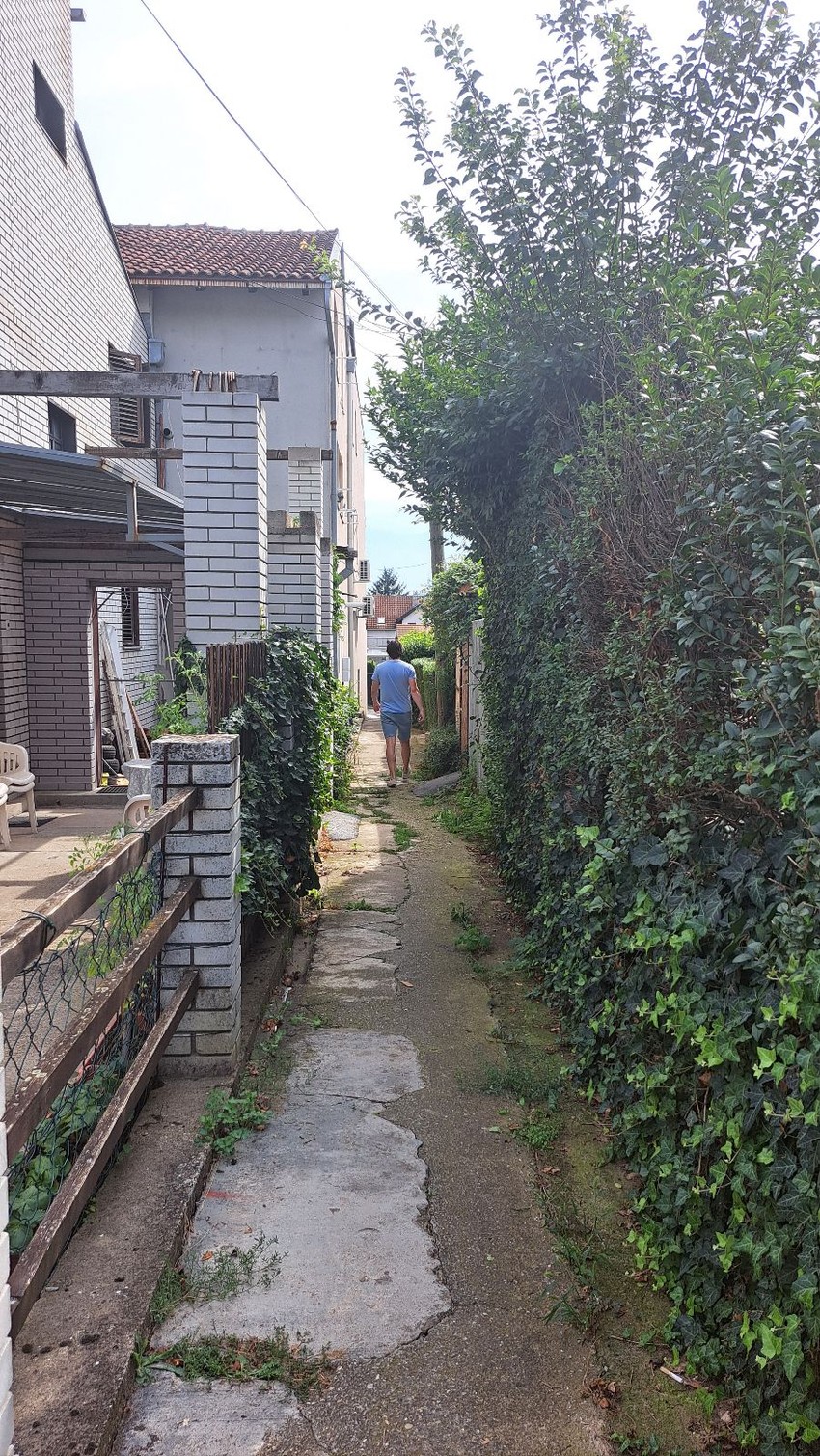 Ulica u kojoj živi ranjeni tinejdžer