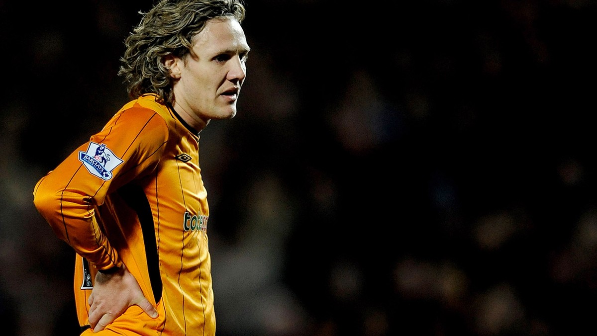 Jimmy Bullard, angielski piłkarz, były zawodnik Hull City w rozmowie z zagraniczną prasą wyznał, że sporo zarobił na pomyłce w kontrakcie w 2009 roku. Klub tygodniowo płacił piłkarzowi 55 000 zamiast 40 tysięcy tygodniowo.