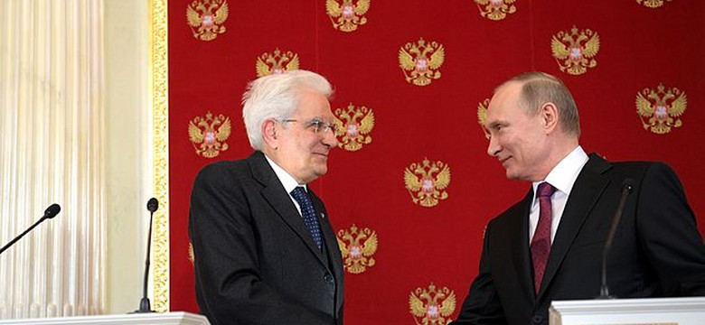 Włosi odbierają ordery rosyjskim urzędnikom i politykom