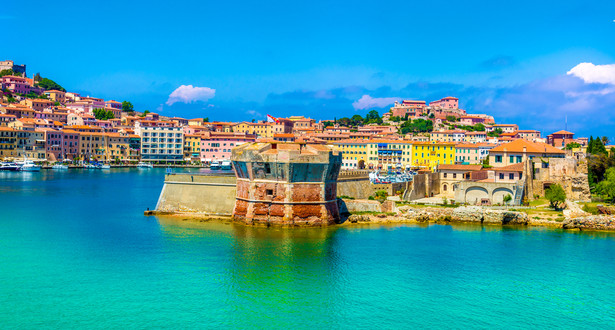 Portoferraio - największe miasto i port na wyspie Elba. Toskania, Włochy.