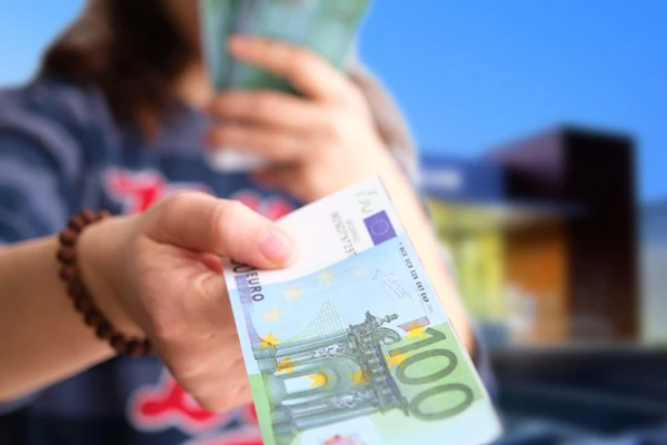 Oni su UBEDLJIVO NAJVEĆE CICIJE u horoskopu: ZMIJA im je u DŽEPU. Kad ih pitate za pozajmicu, SMRAČI IM SE PRED OČIMA - ŠKRTI SU ZA SVE PARE