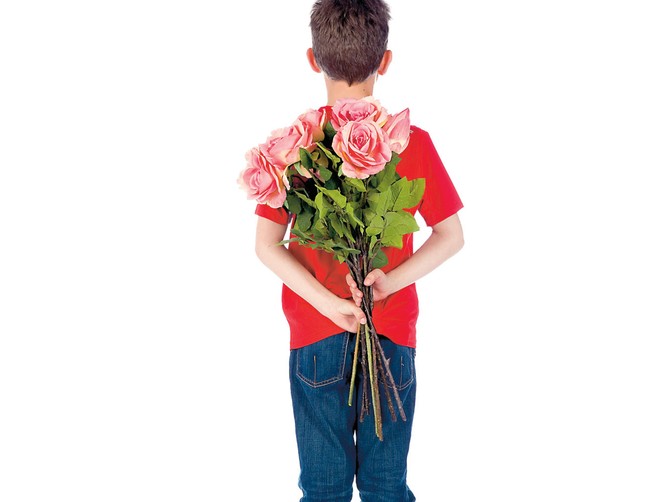 14178_stock-photo-mom-i-m-having-a-surprise-behind-my-back-foto-shutterstock_50942983