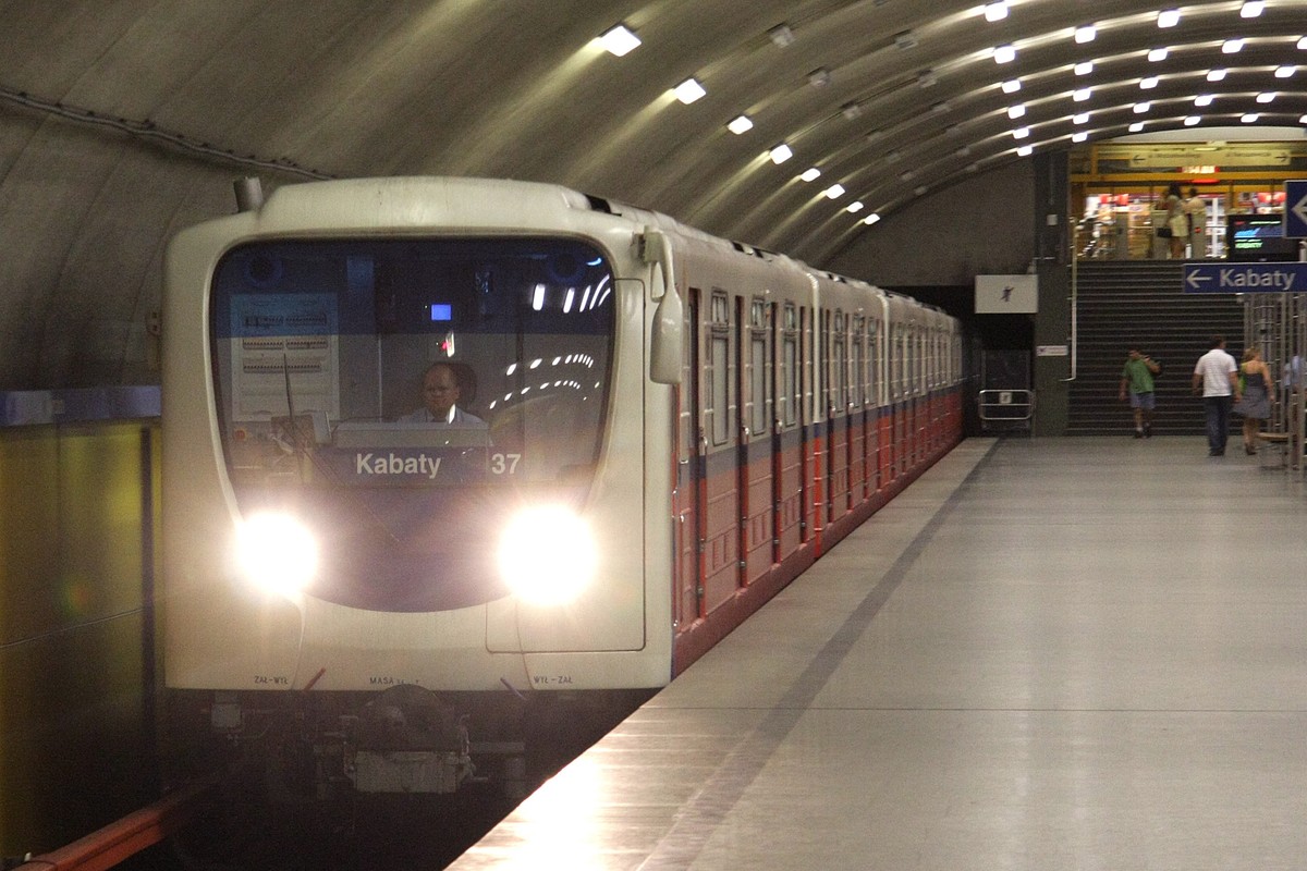Warszawskie metro znowu sparaliżowane. Drugi raz w ciągu dnia