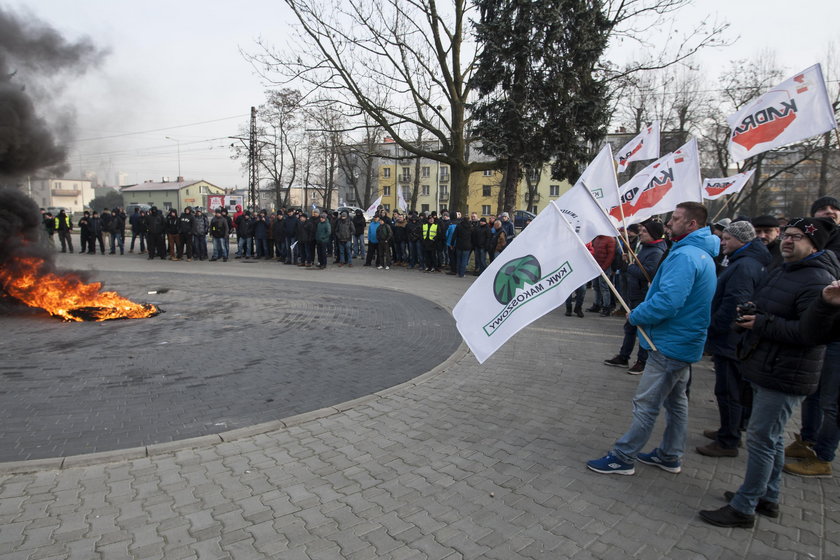 Pikieta górników z KWK Makoszowy pod SRK