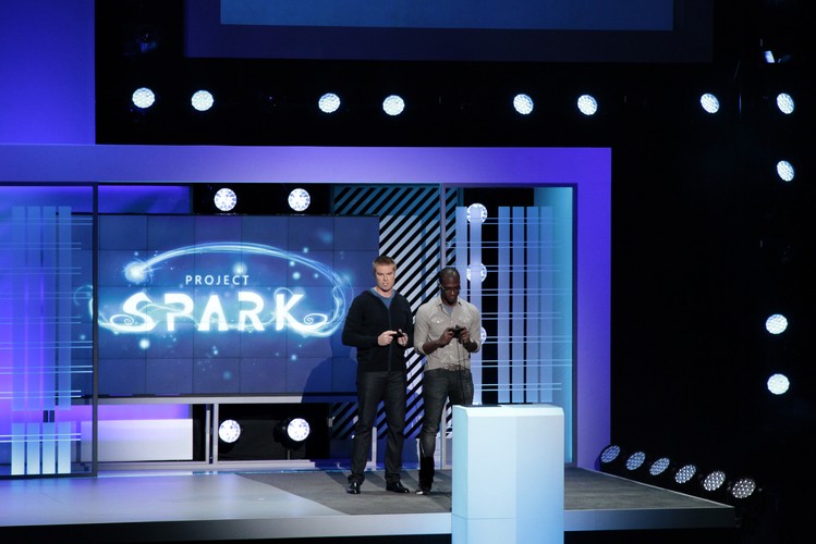 Innowacyjny Project Spark ma pokazać pełnie możliwości usługi Smart Glass, która umożliwia przeniesienie świata gry z Xbox'a na ekran tabletu.