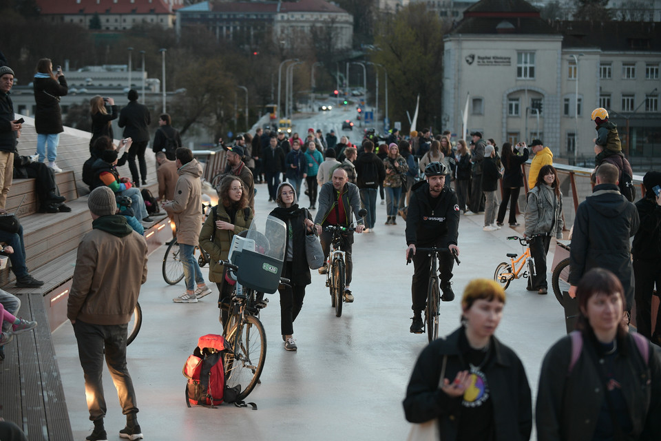 Nowy most pieszo-rowerowy przez Wisłę w Warszawie