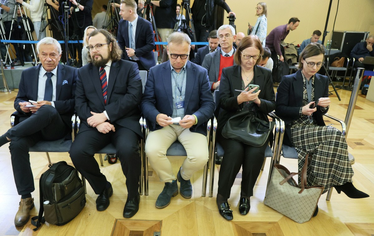 Państwowa komisja kosztowała ponad 3,3 mln zł. Efekty pracy wciąż tajne