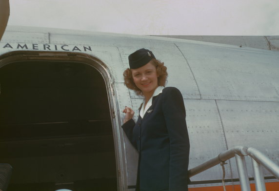 Stewardesa American Overseas Airlines około 1950 roku