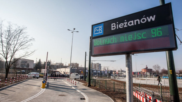 Wydział architektury i urbanistyki Urzędu Miasta Krakowa wydał właśnie decyzję pozwalającą na rozpoczęcie budowy parkingu P+R zaraz przy granicy Krakowa na Górce Narodowej