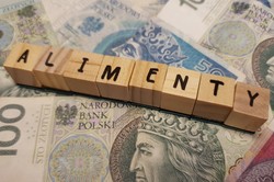 Alimenty to często fikcja? Zaległości rosną lawinowo, a liczby przerażają