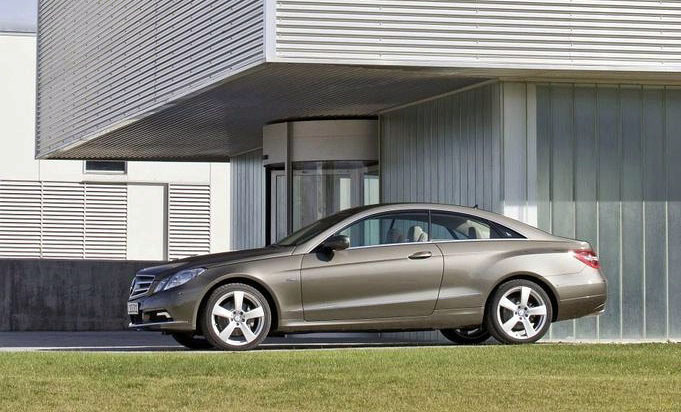 Genewa 2009: Mercedes-Benz E-Klasa Coupe - dane techniczne i zdjęcia