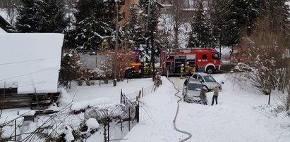 Ten strażak to prawdziwy bohater. Po służbie uratował 6 osób z płonącego domu. Wśród nich były malutkie dzieci