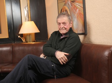 LEGENDARNI GIGA MORAVAC PROŠAO PAKAO: Lečio se SAM od RAKA, na terapije putovao gradskim prevozom, a onda usledilo BOLNO SUOČENJE! 