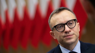 Od lipca niektórzy dostaną mniejszą wypłatę. Wiceminister przekonuje, że nie będą stratni