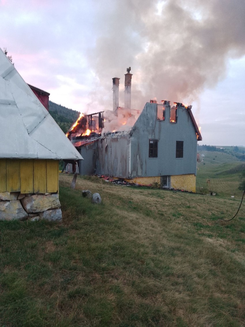 Požar nakon udara groma