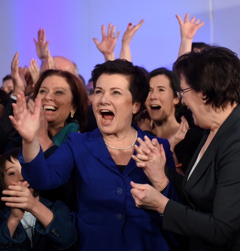 Warszawa Hanna Gronkiewicz-Waltz 58,64 proc. Jacek Sasin 41,36 proc.