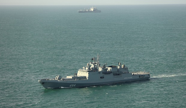 Ruska fregata Admiral Grigorovič u pratnji "RFA tajdfors" u britanskim vodama 9. aprila