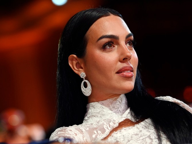 Georgina se konačno obukla, ključni atributi pali u drugi plan: Stajling za posetu Beloj kući je čista desetka