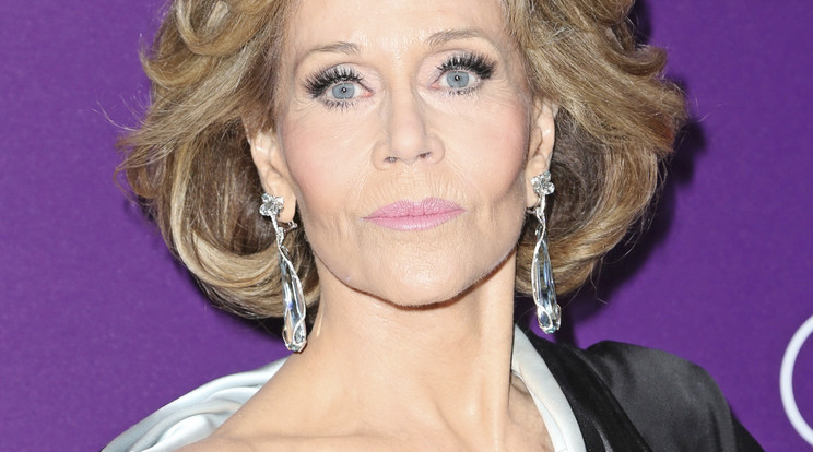 Fonda hercegnőként tündökölt a vörös szőnyegen /Fotó: Northfoto