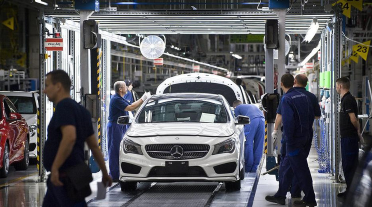 A Mercedes-Benz kecskeméti gyárában augusztus 17-e és 23-a között a gyártás szünetelni fog. / Fotó: MTI-Ujvári Sándor