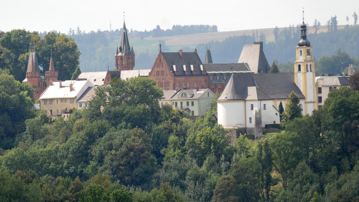 Zapraszamy do przeczytania felietonu Marka Szołtyska pisanego śląską gwarą. Nasz autor jest pisarzem, publicystą, dziennikarzem, fotoreporterem, nauczycielem historii, ale przede wszystkim Ślązokiem i autorem wielu poczytnych książek o Śląsku.