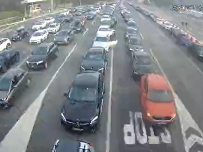 Kilometarske kolone na Batrovcima