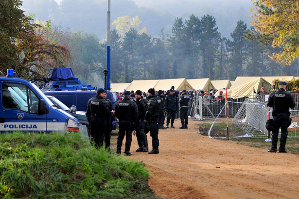 Już wcześniej Lublana informowała, że jest w stanie przyjąć jedynie 2 i pół tysiąca imigrantów dziennie