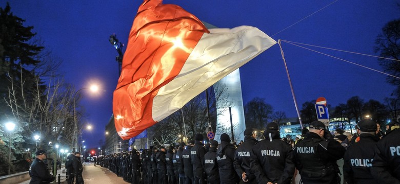 Policja ostrzega: Nie będzie pobłażania dla szerzenia nienawiści, będziemy zwracać uwagę na wpisy w internecie