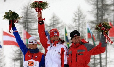 OLY-2006-CROSS COUNTRY-WOMEN-30KM-FREESTYLE-PODIUM-CZE-RUS-POL