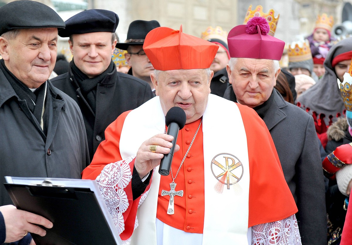 W trakcie homilii kardynał Dziwisz przypominał, że w tym roku mija 1050 lat od chrztu Polski