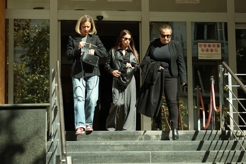 Porodice ubijene dece u "Ribnikaru"