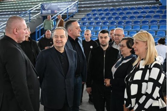 Dačić u Jagodini podržao akciju dobrovoljnog davanja krvi u znak sećanja na Palmu (VIDEO)